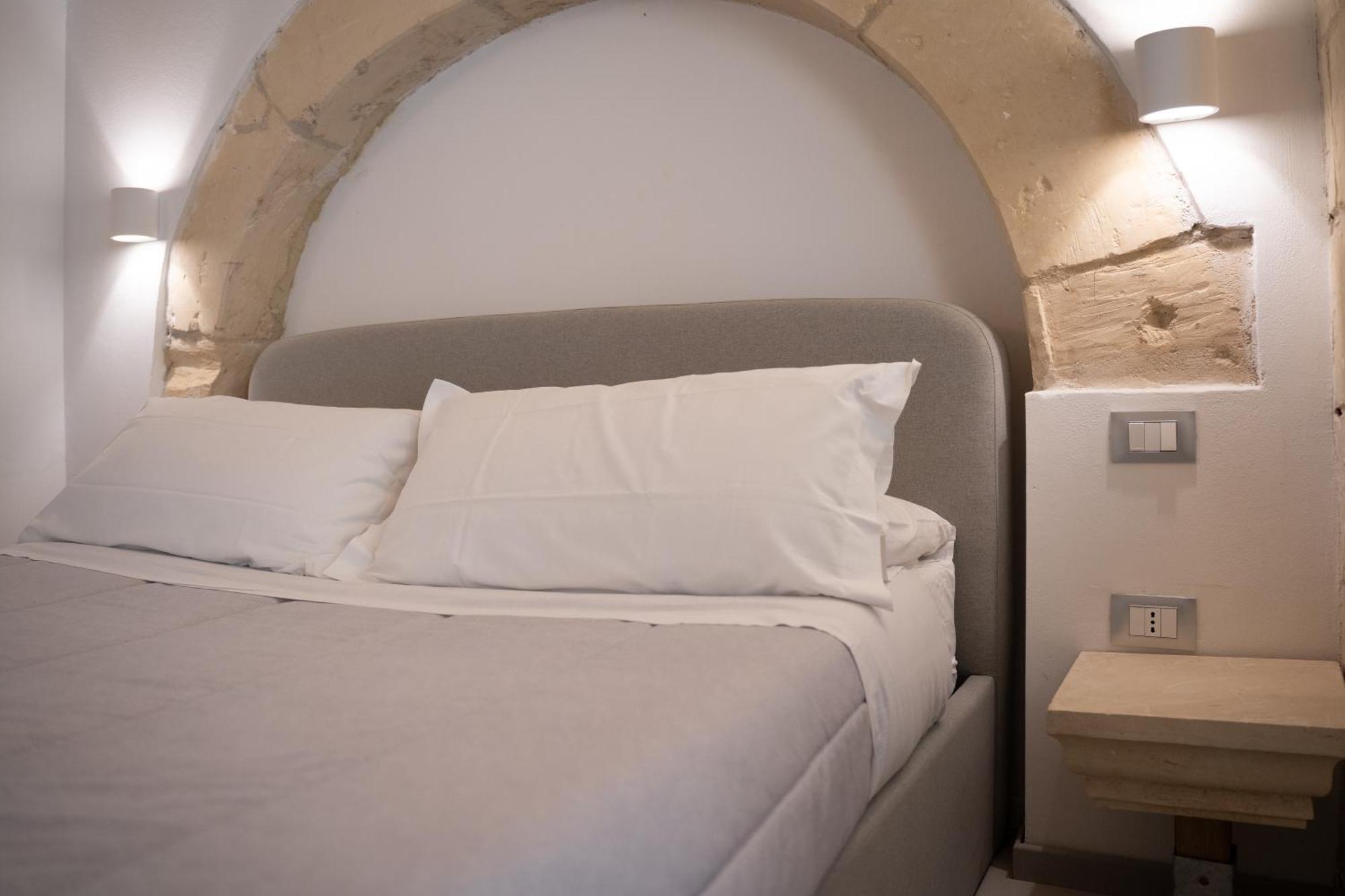 Dimora Barocca Luxury Suites Lecce Esterno foto